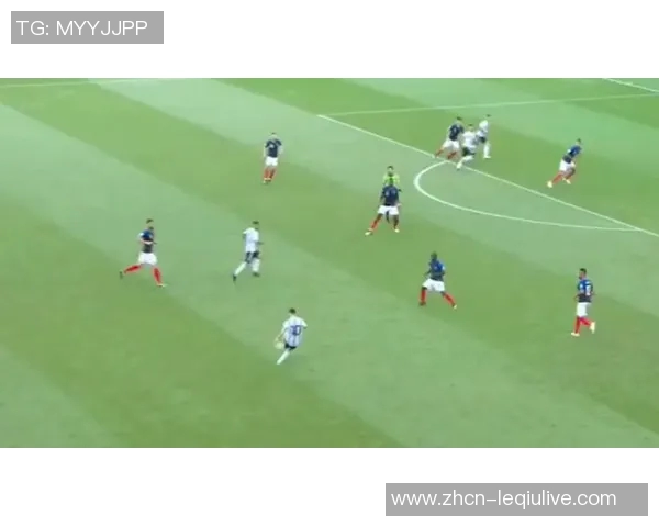 美式足球的魅力与文化探秘：从场上竞技到球迷狂欢的全景体验